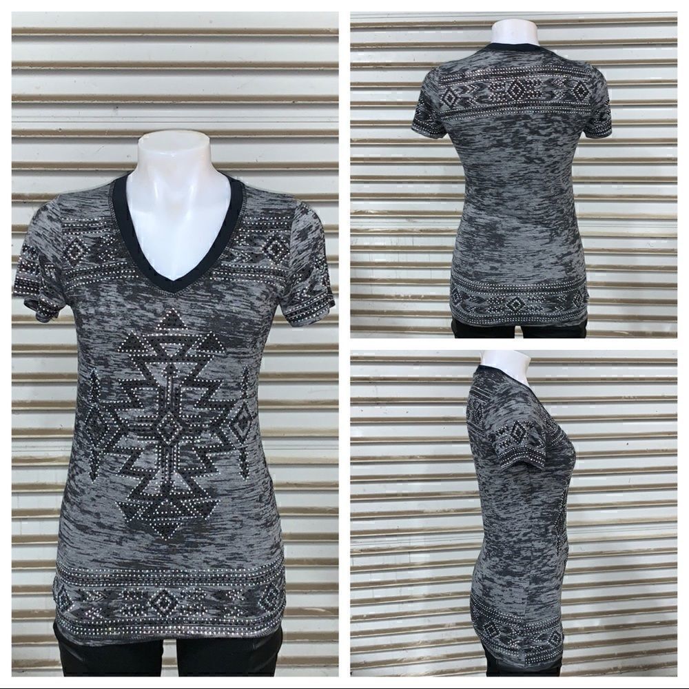 Vocal gray and black Aztec graphic top